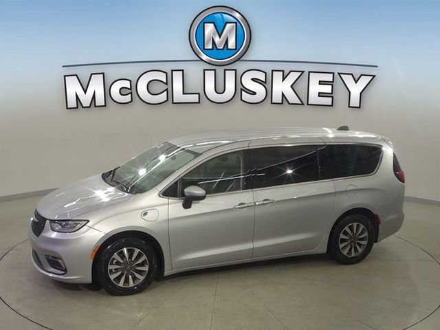 2023 Chrysler Pacifica Hybrid Touring L Hybrid's photo