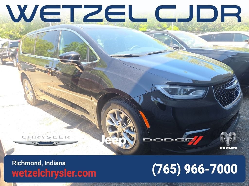 2026 Chrysler Pacifica Limited's photo
