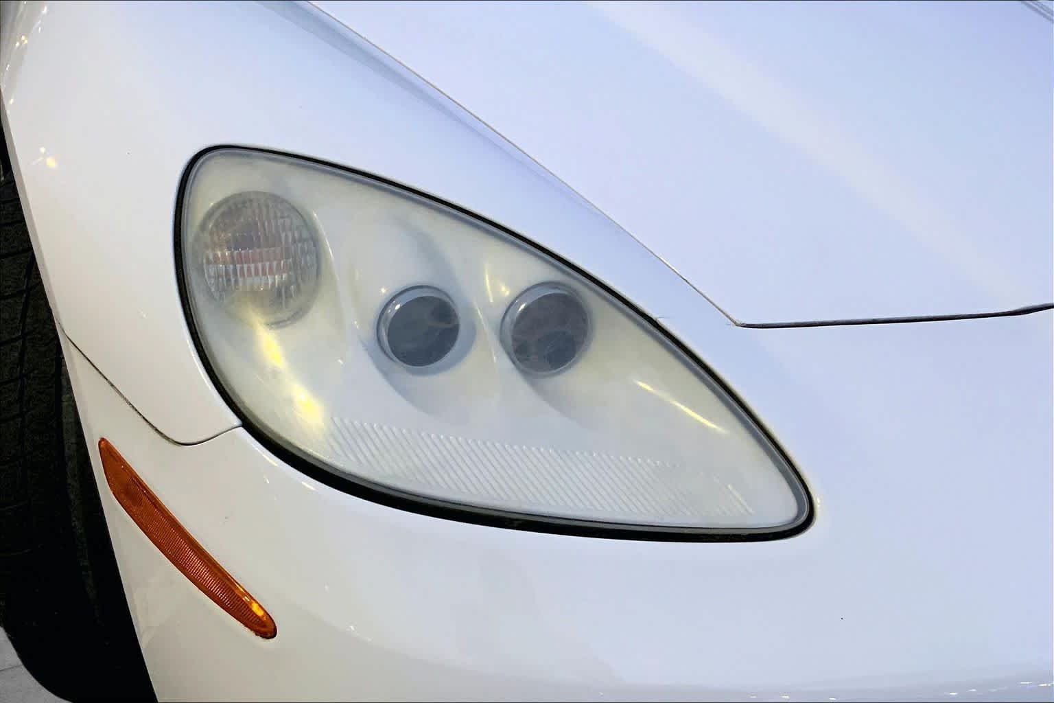 Used 2006 Arctic White Chevrolet  image 19