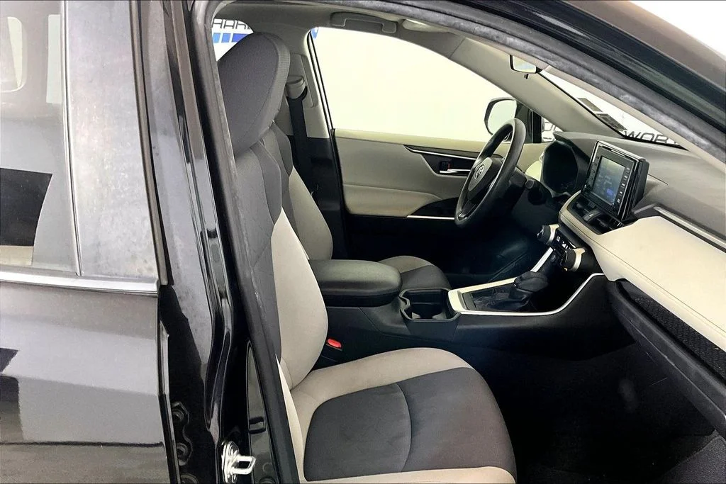Certified Used 2019 Midnight Black Metallic Toyota XLE image 6