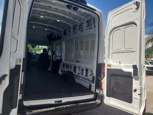 New 2027 Oxford White Ford Base image 11