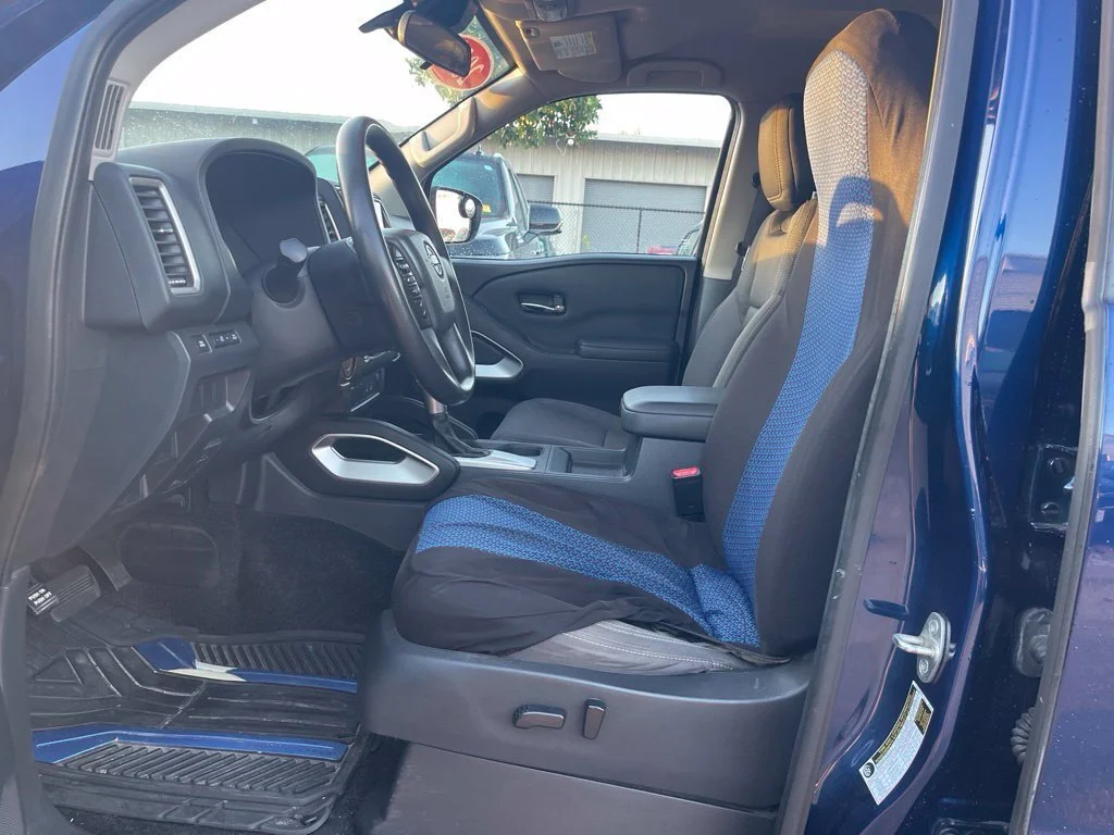 Used 2022 Blue Nissan SV image 5