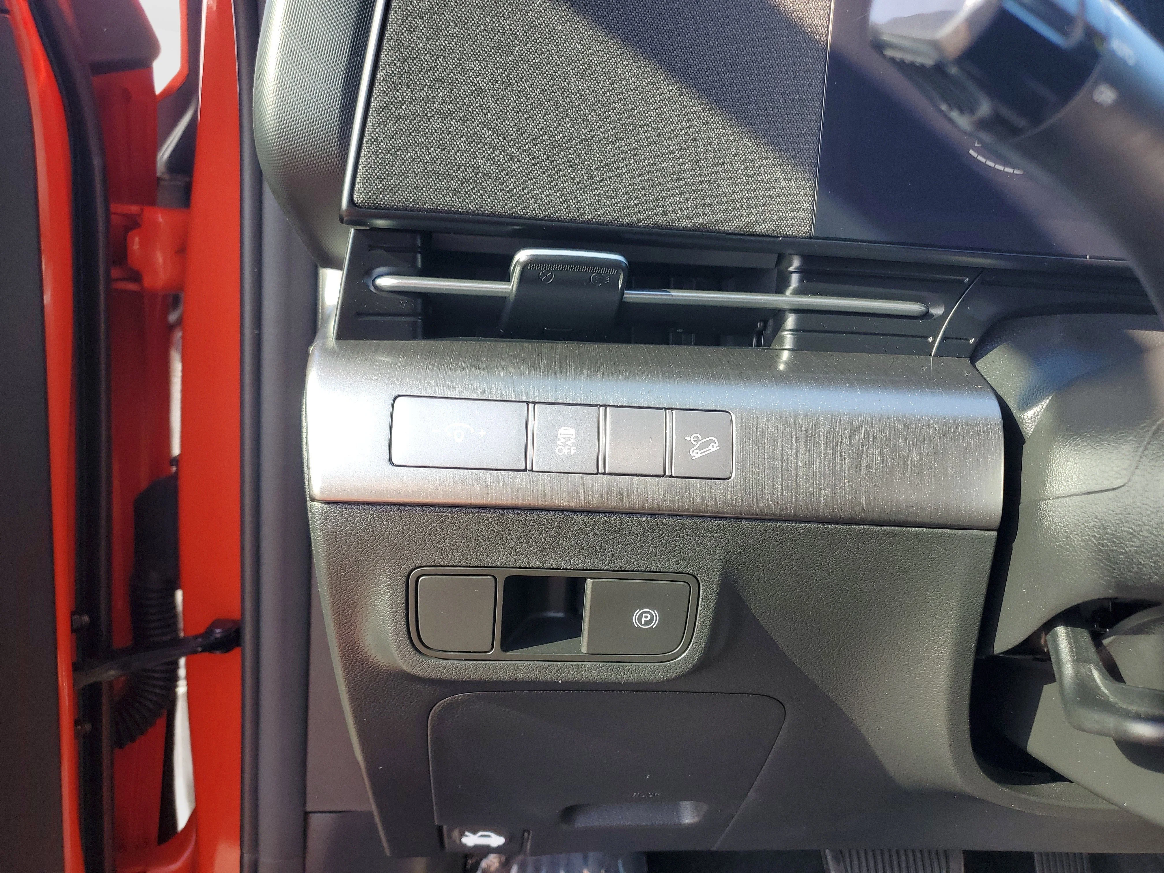 Used 2024 Orange Hyundai SEL image 25