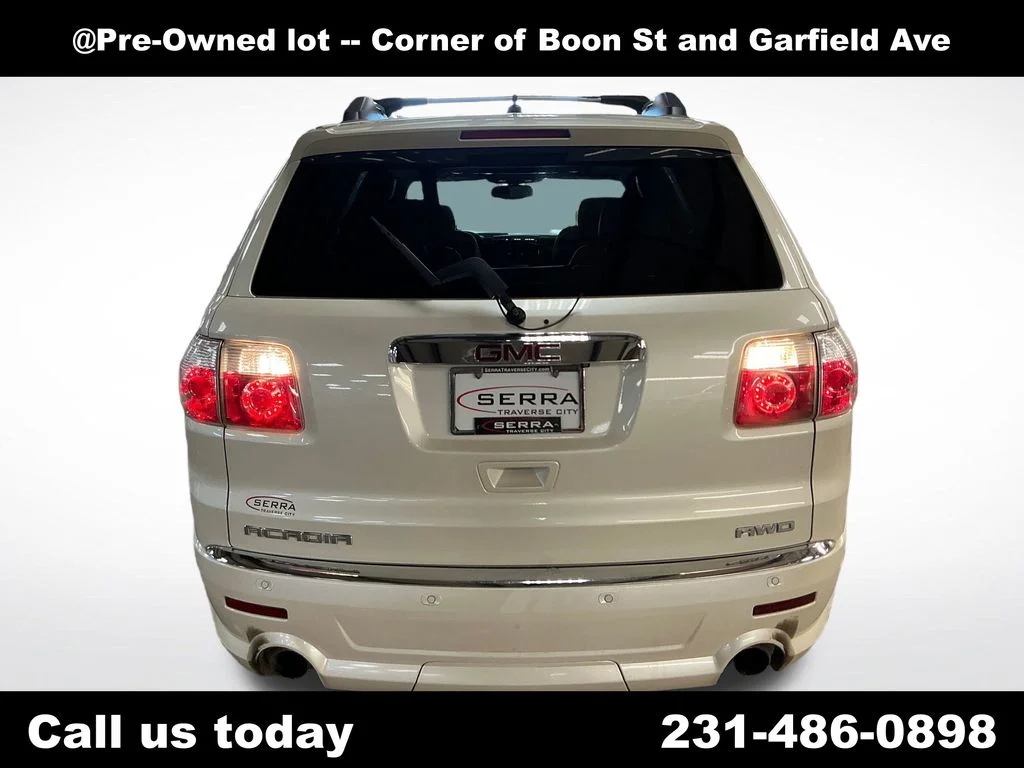 Used 2011  GMC Denali image 4