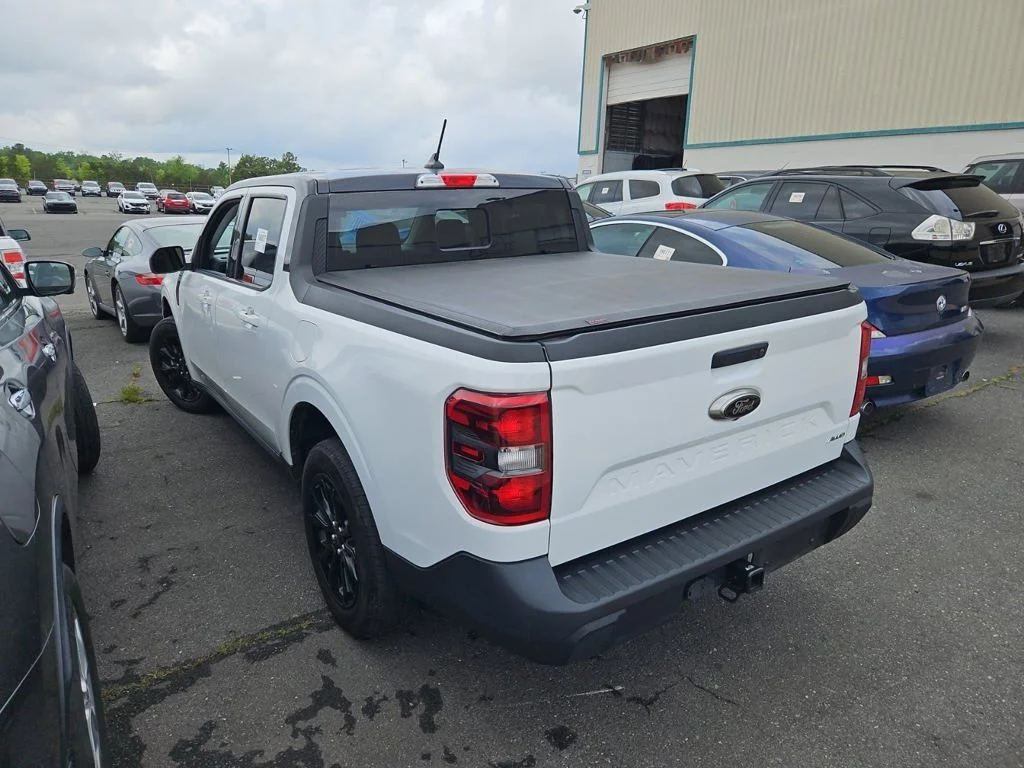 Used 2023 White Ford Lariat image 4