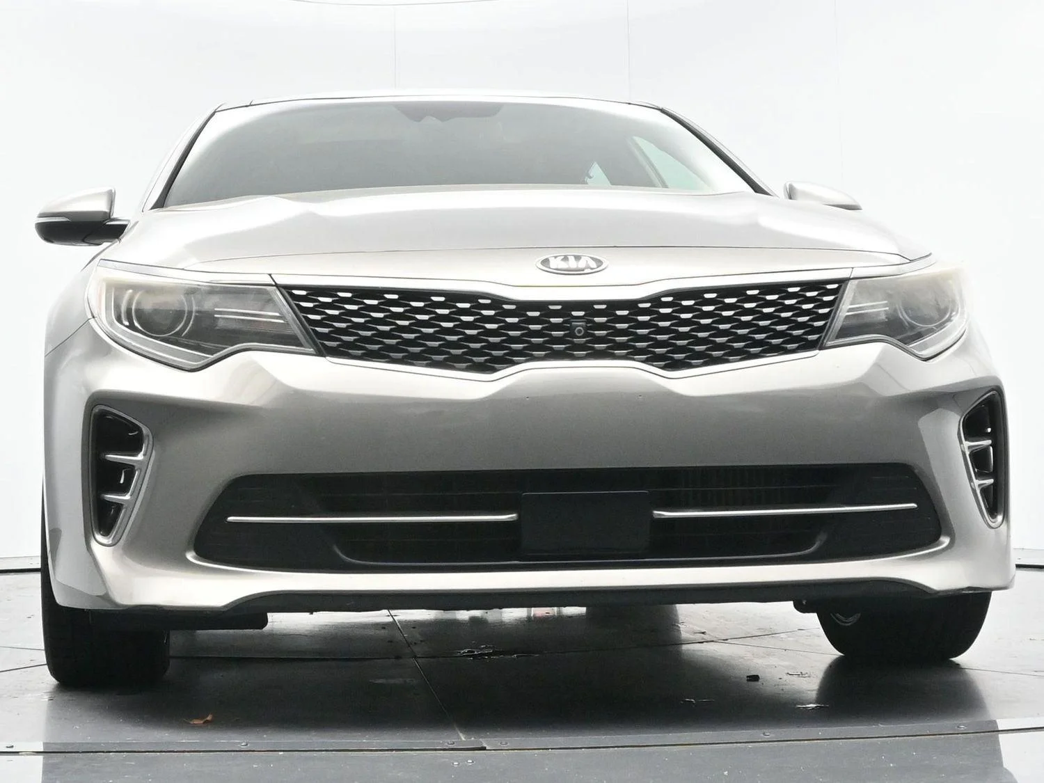 Used 2016 Titanium Silver Kia SXL Turbo image 45