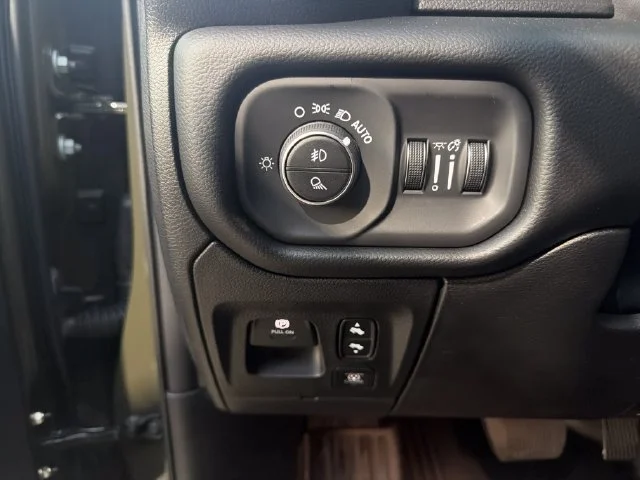 New 2027 Tank Exterior Paint RAM Laramie image 16