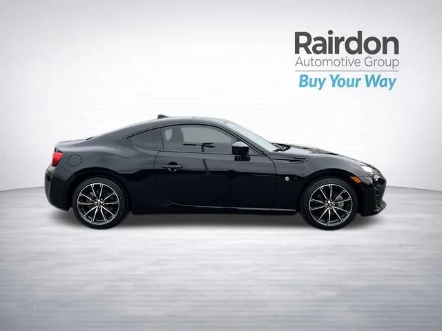 Used 2020 Raven Toyota  image 8