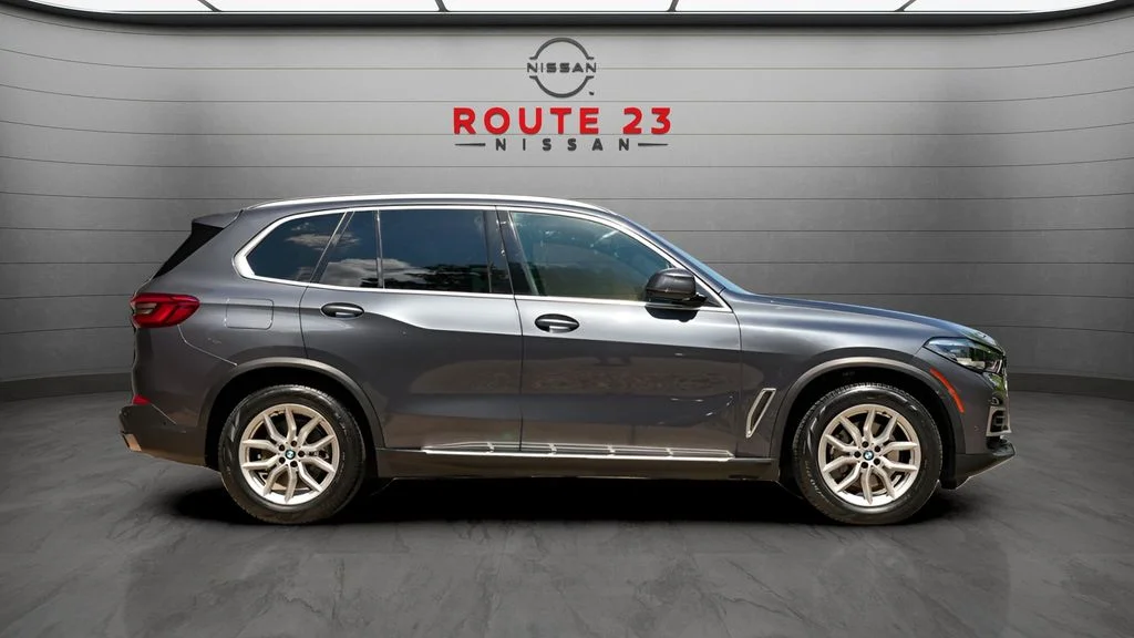 Used 2019 Gray BMW xDrive40i image 8