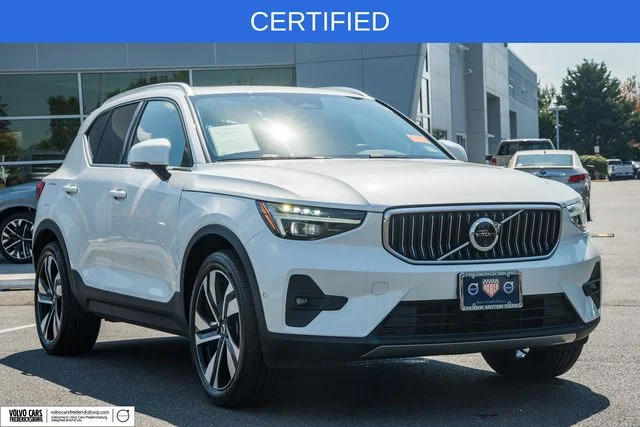 2024 Volvo XC40 B5 Ultimate Bright AWD's photo