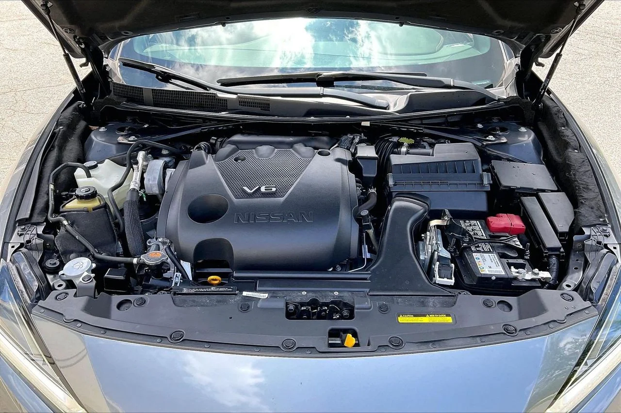 Certified Used 2021 Gray Nissan SR image 37