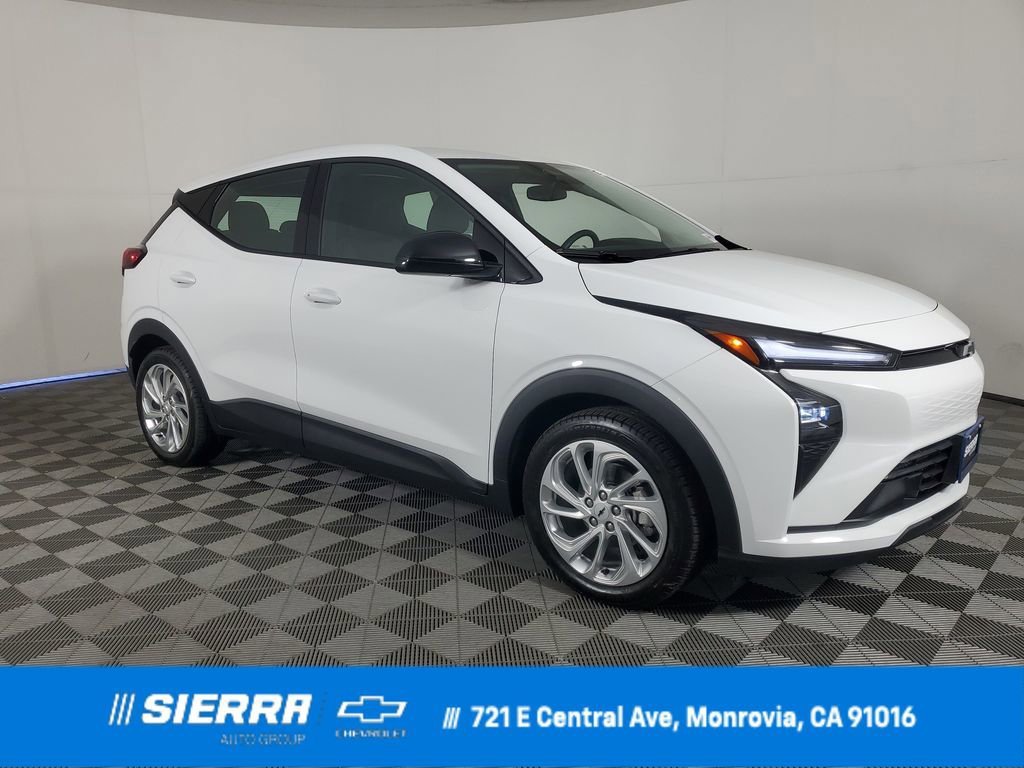 New 2027 Summit White Chevrolet LT image 1