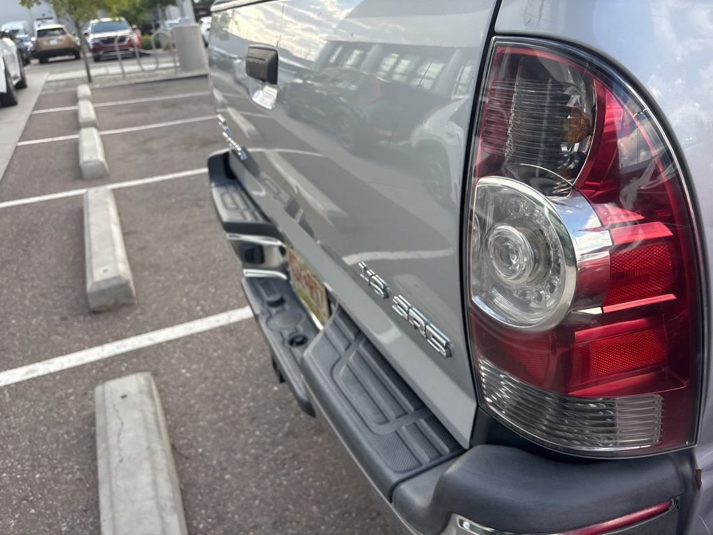 Used 2013 Silver Toyota Base image 16