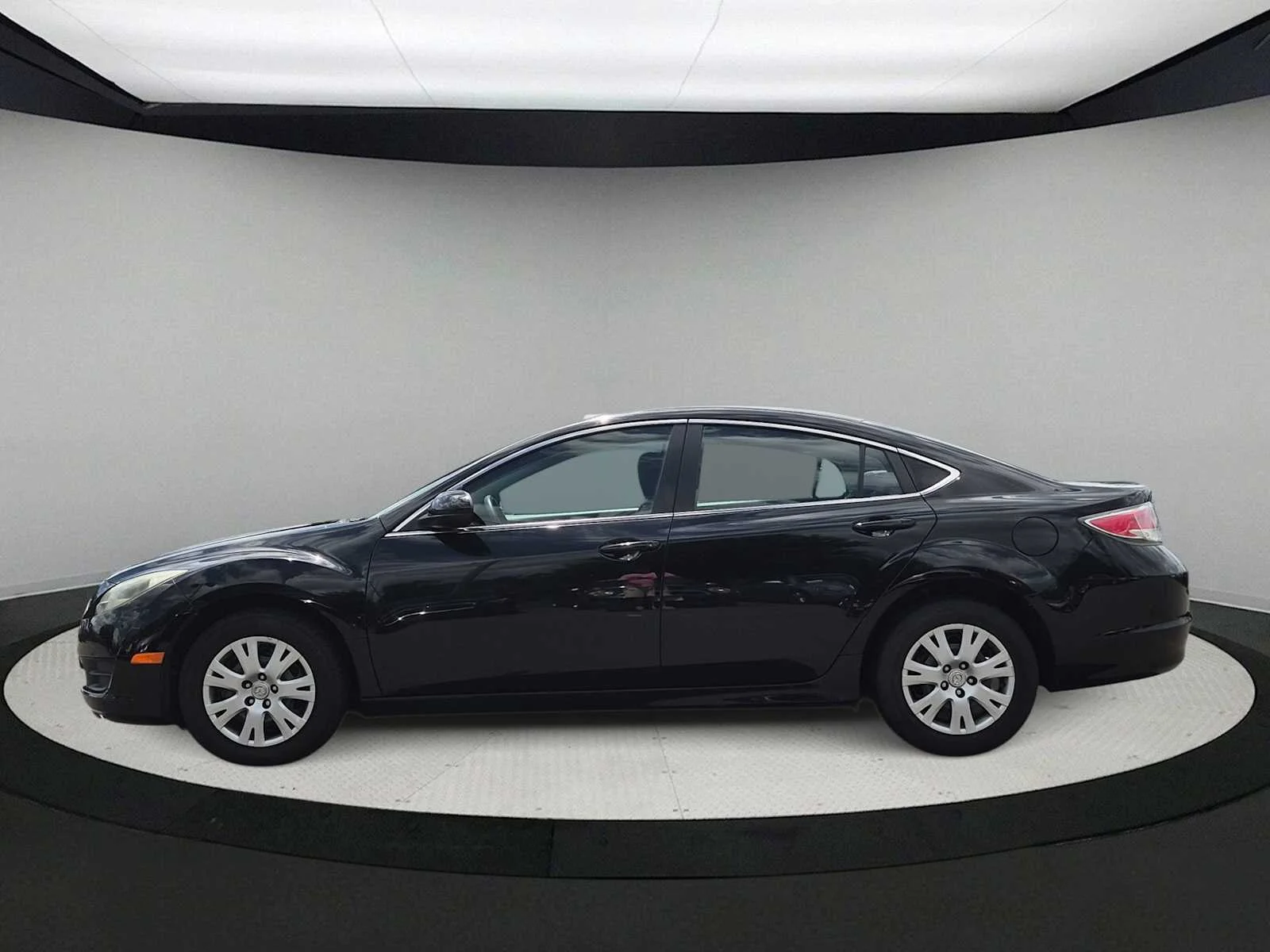 Used 2011 Ebony Black Mazda i Sport image 5