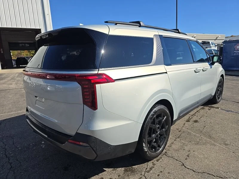 Used 2025 White Kia SX Prestige image 8