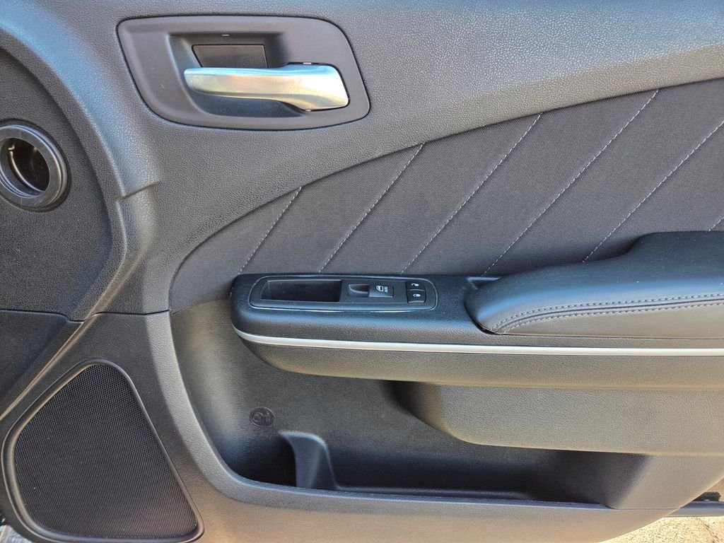 Used 2023 Black Dodge SXT image 22