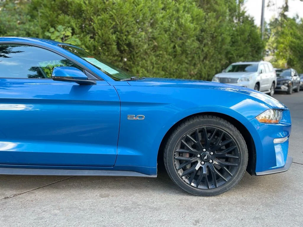 Used 2019 Blue Metallic Ford GT Premium image 2