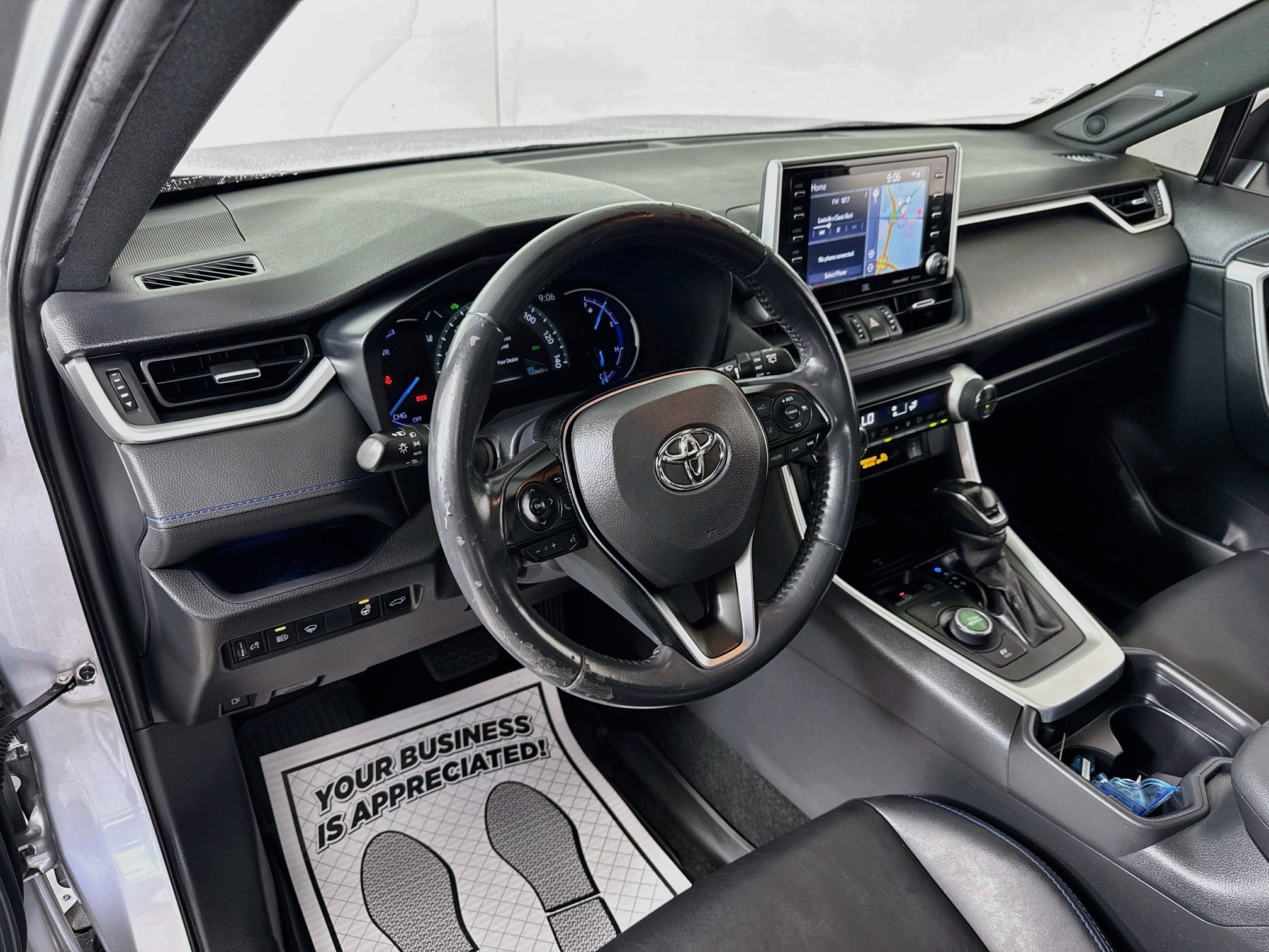 Used 2019 Silver Sky Metallic w/Black Roof Toyota Hybrid XSE image 9