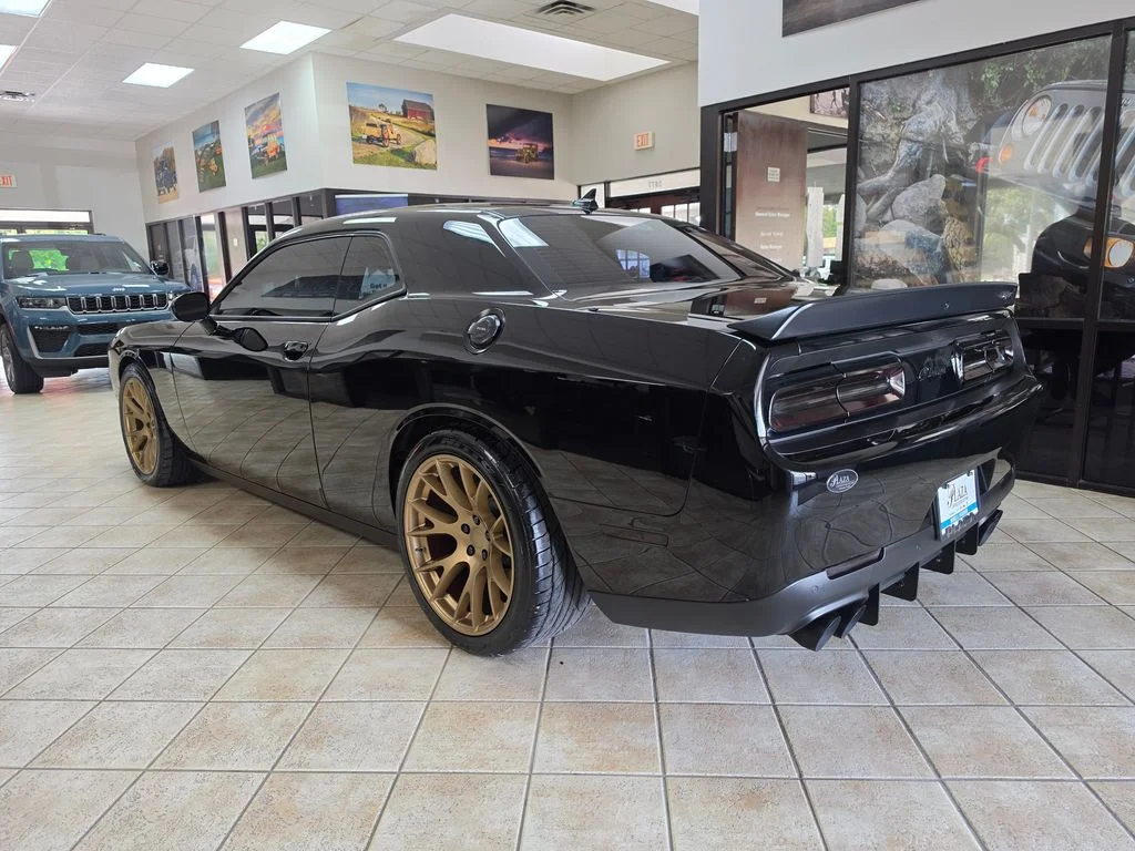 Used 2019 Pitch Black Clearcoat Dodge SRT Hellcat Redeye image 5