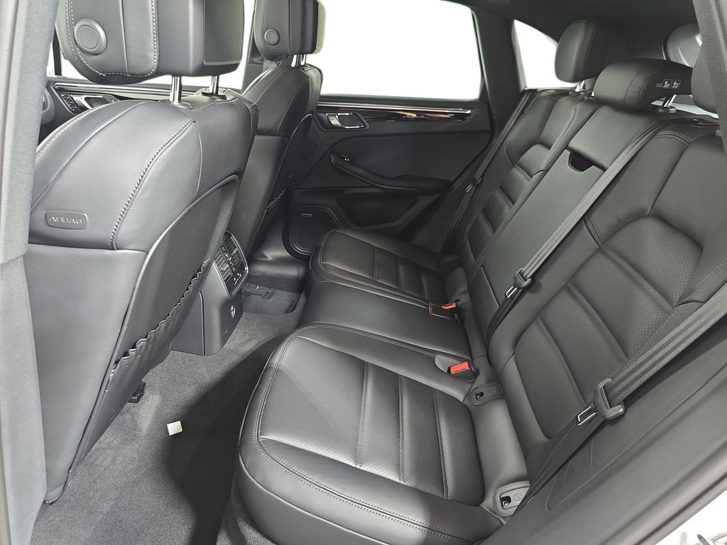 2025 Porsche Macan Base - Photo 24