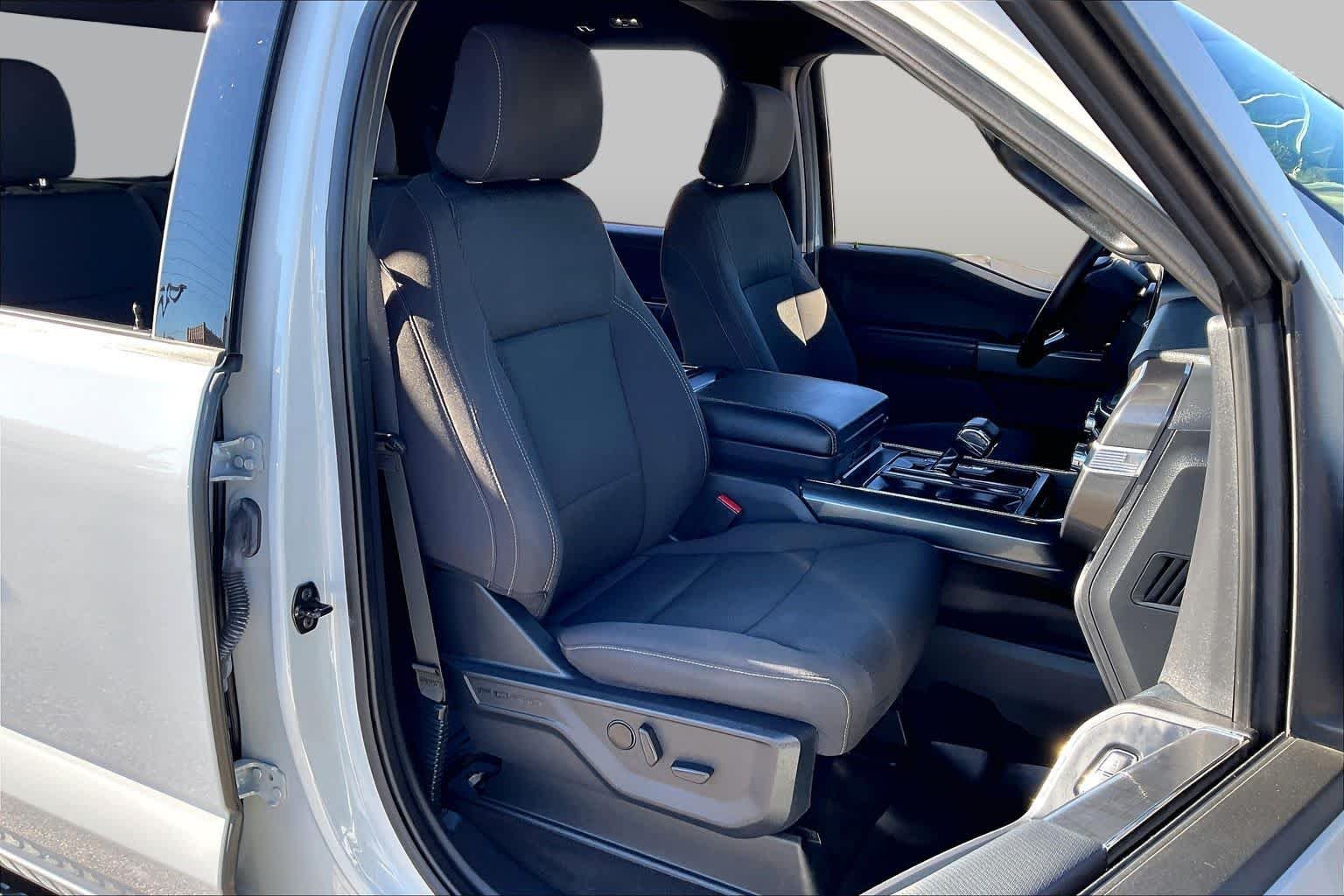 Used 2023 Avalanche Gray Ford XLT image 9