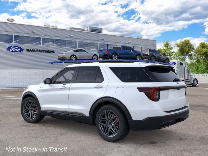 New 2026 Star White Metallic Tri-Coat Ford ST-Line image 4