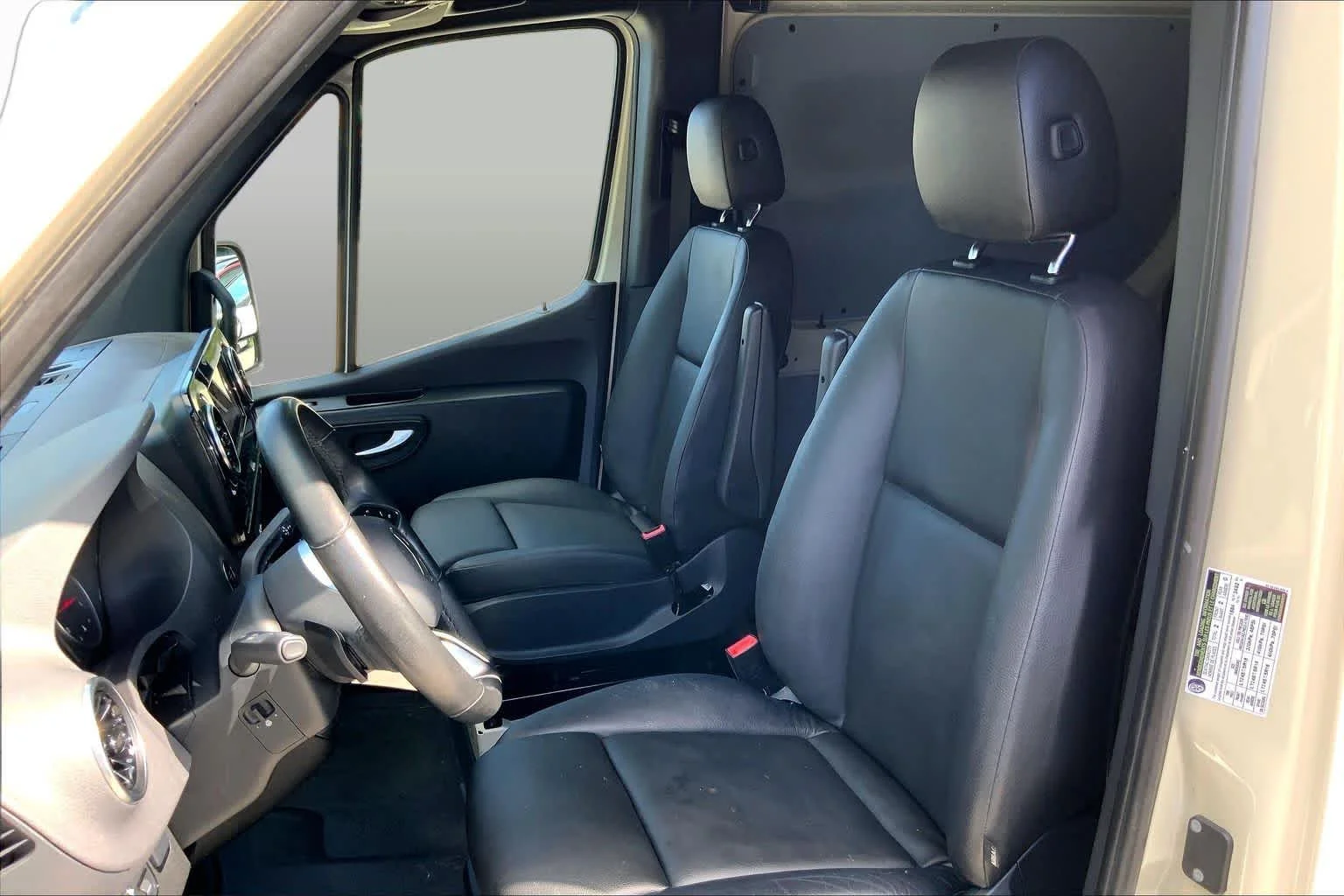 Used 2025 Pebble Grey Mercedes-Benz  image 9