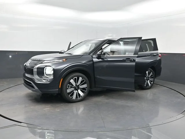 2025 Mitsubishi Outlander SEL - Photo 10
