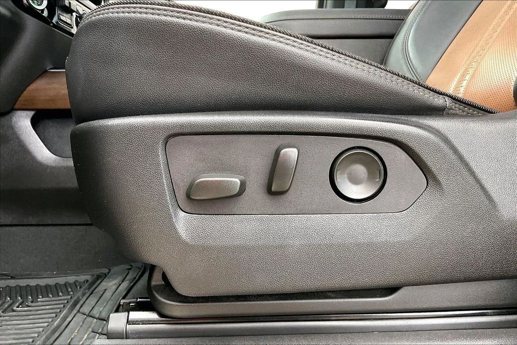 Used 2025 Gray Chevrolet High Country image 26