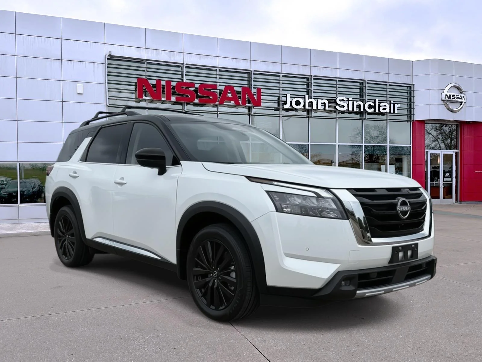 2025 Nissan Pathfinder Platinum 4WD's photo