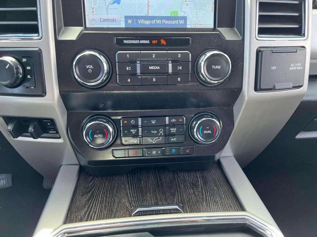 Used 2021 White Ford Lariat image 11