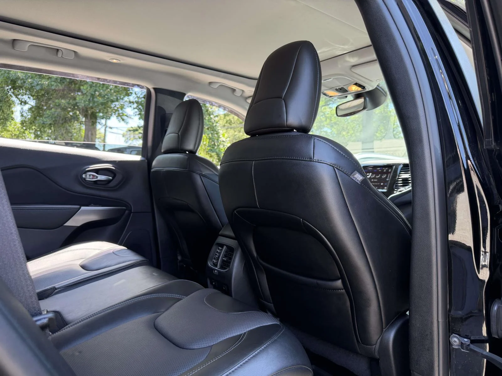 Used 2022 Black Jeep Limited image 14