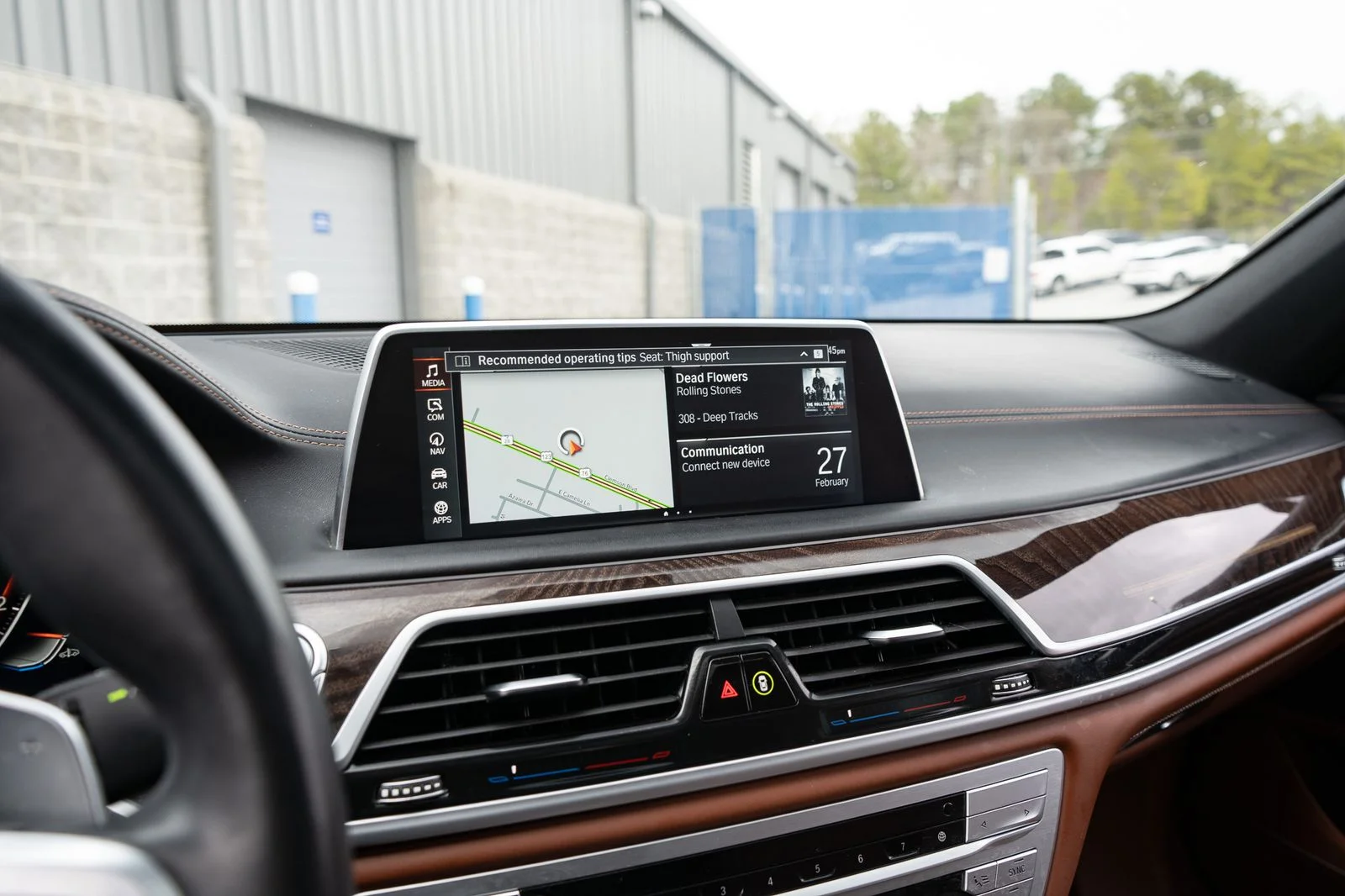 Used 2022 Gray BMW 750i xDrive image 39