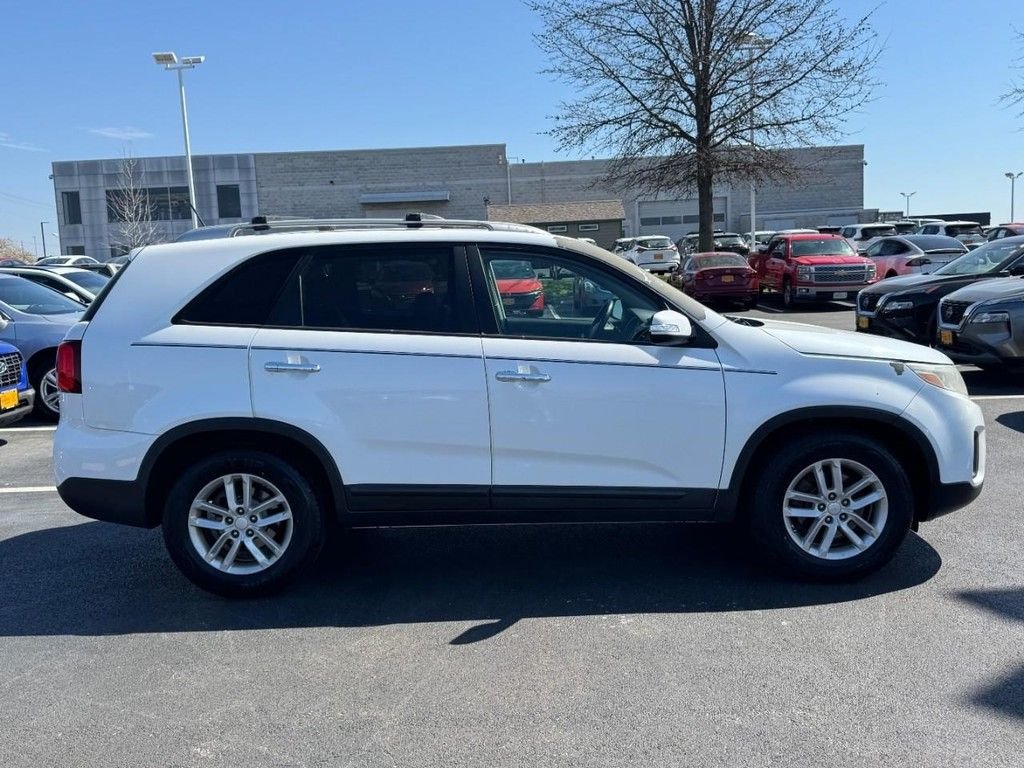 Used 2015 Kia Sorento LX with VIN 5XYKT3A64FG567934 for sale in St. Peters, MO