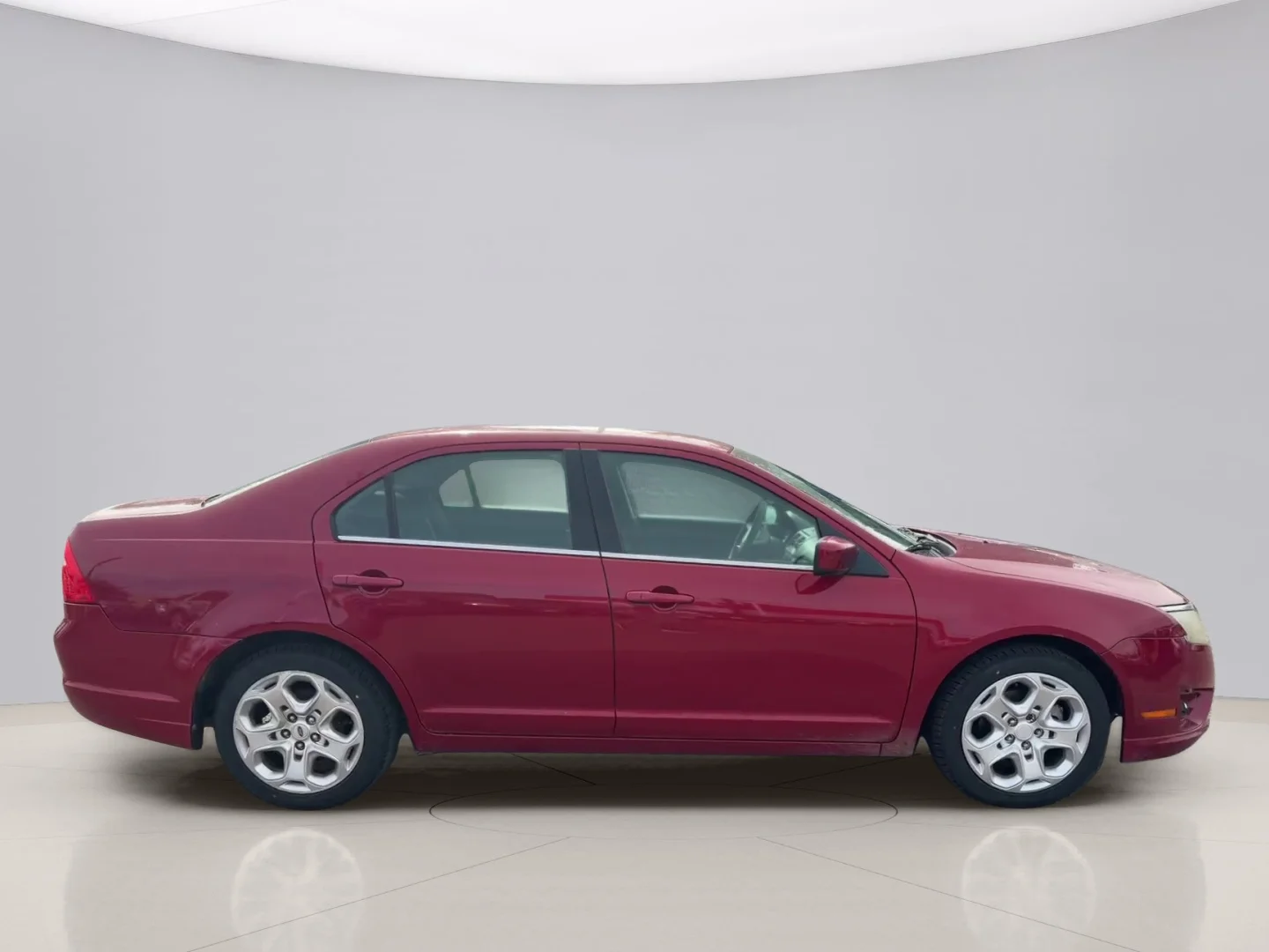 Used 2010 Red Ford SE image 6