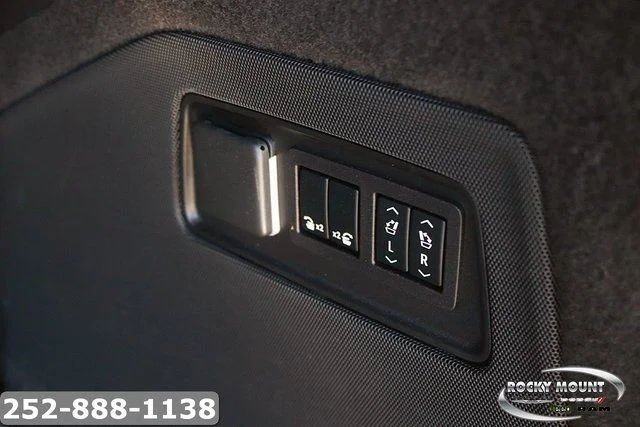 Used 2023 Red Cadillac V-Series image 21