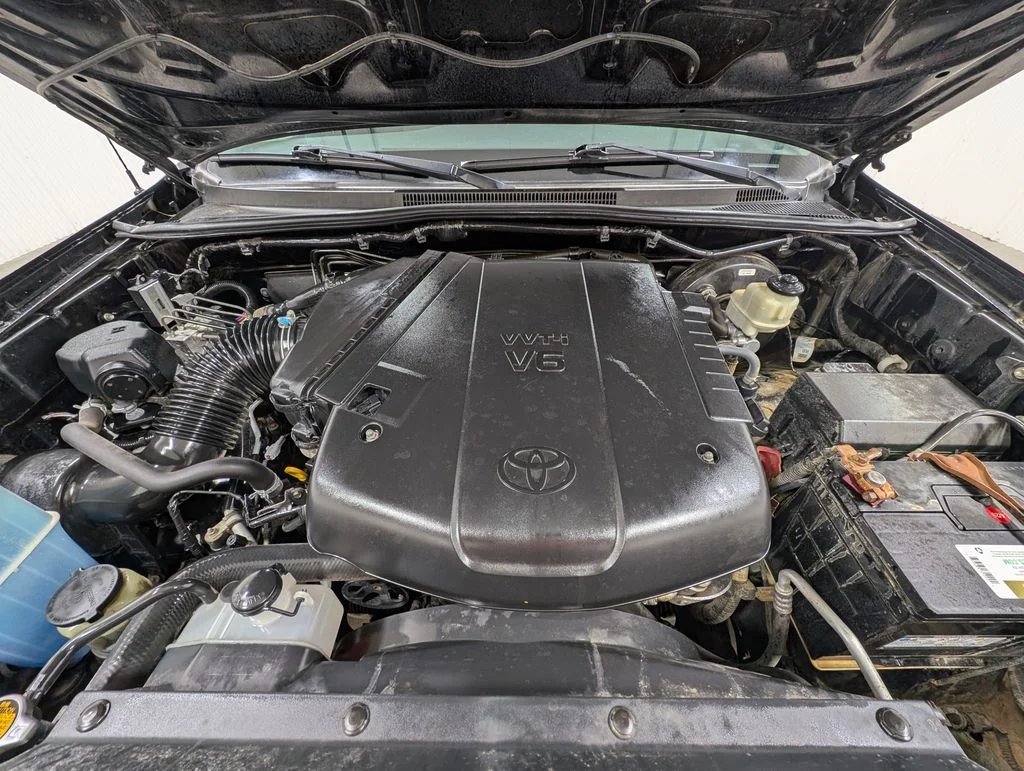 Used 2015 Black Toyota Base image 24