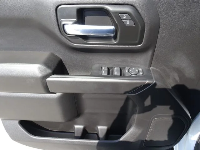 Used 2025 Summit White Chevrolet Custom image 8