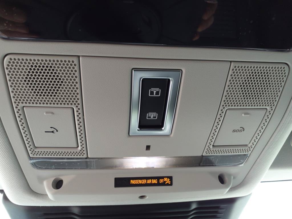 Used 2025 Santorini Black Land Rover S image 20