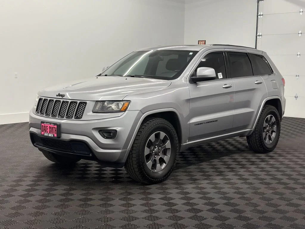 Used 2014 Billet Silver Metallic Clearcoat Jeep Altitude image 1