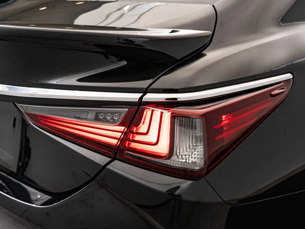 Used 2022 Graphite Black Lexus 300h image 9
