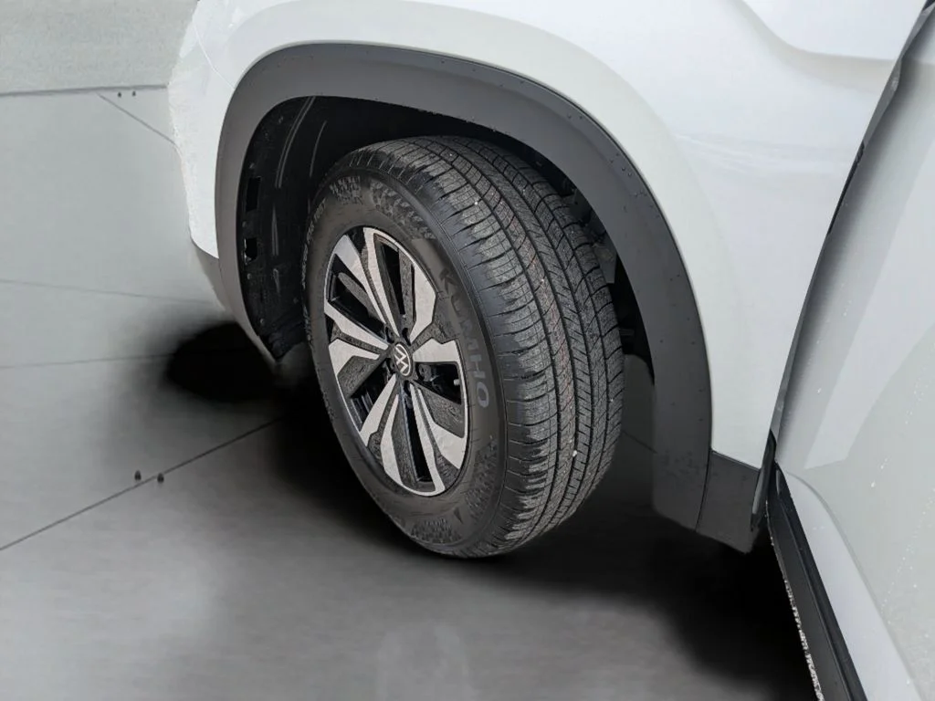 New 2026 White/off-white Volkswagen 2.0T SE image 32