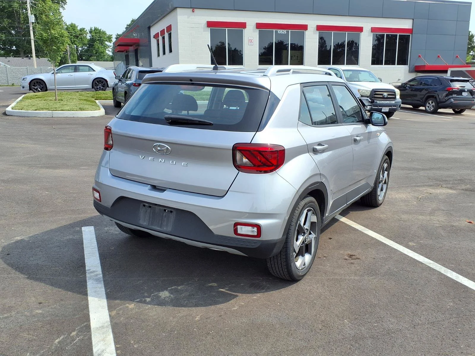 Used 2025 Shimmering Silver Hyundai SEL image 4