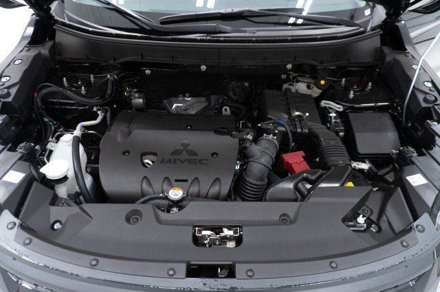 New 2027 Labrador Black Pearl Mitsubishi 2.0 LE 2WD image 34