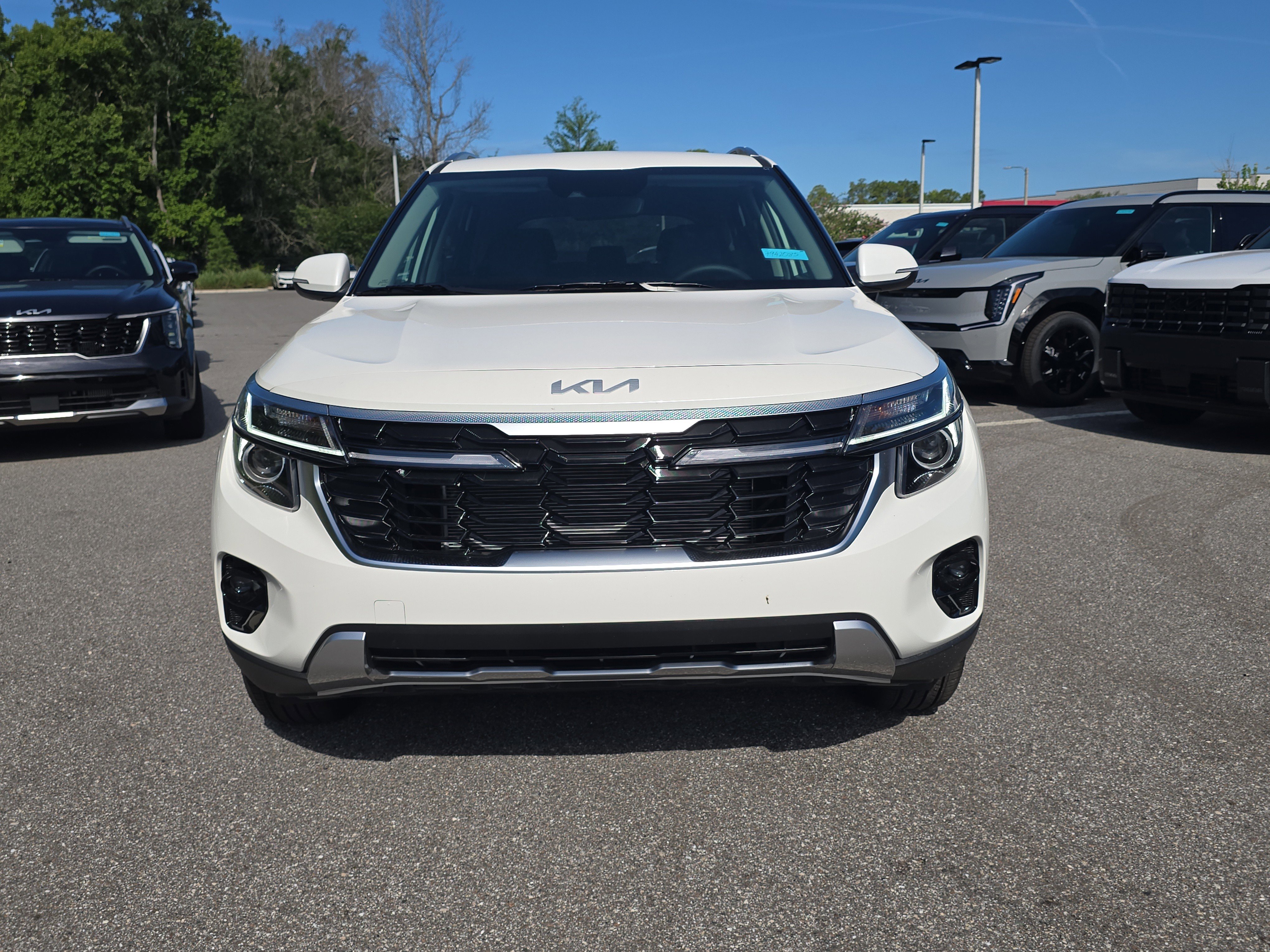 New 2026 Snow White Pearl Kia EX image 3