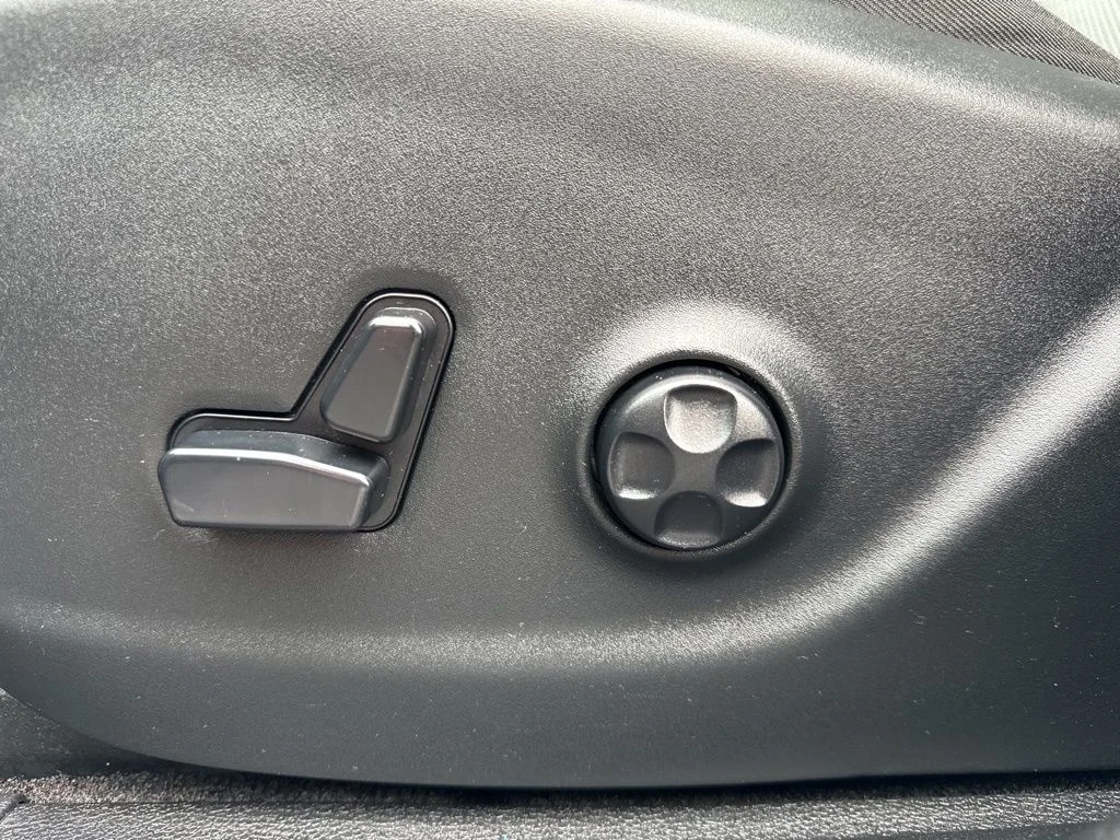 Used 2019 Black Jeep Limited image 31