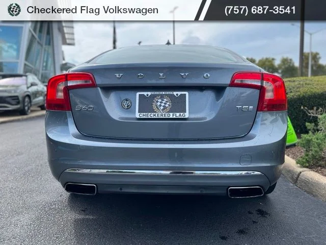 Used 2017 Bright Silver Metallic Volvo T5 image 10