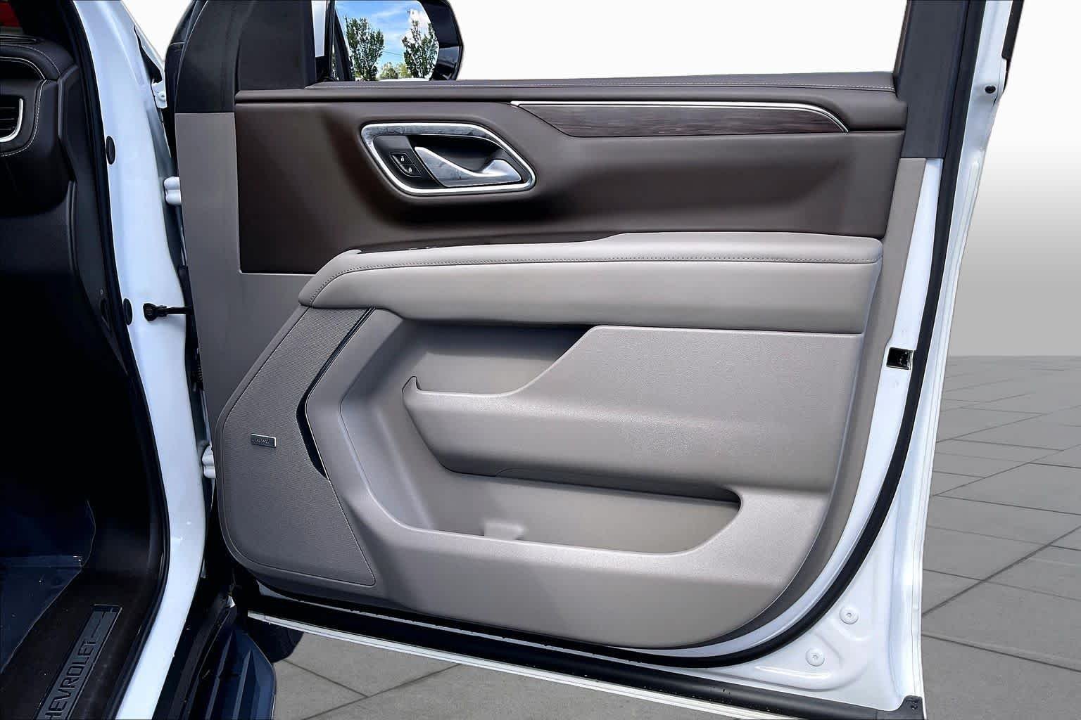 Used 2023 Summit White Chevrolet LT image 46