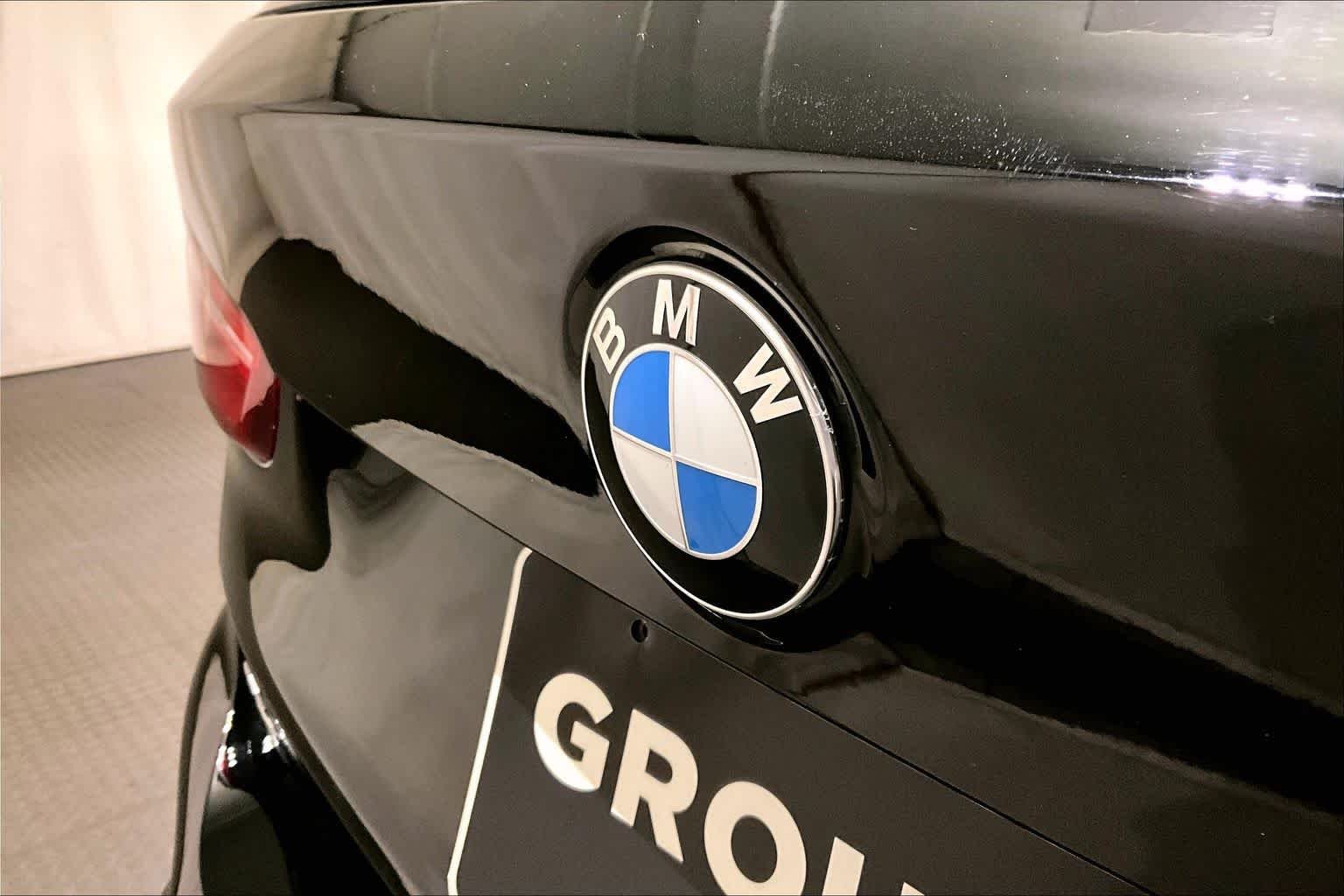 Used 2019 Jet Black BMW xDrive28i image 32
