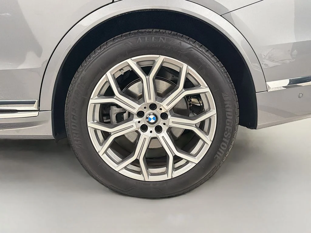 Used 2026 Gray BMW xDrive40i image 34